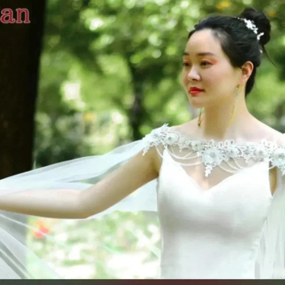 (ON SALE) Beautiful Long Lace Wedding Cape Crystal Bead Wedding Cape - Picture 3 of 7